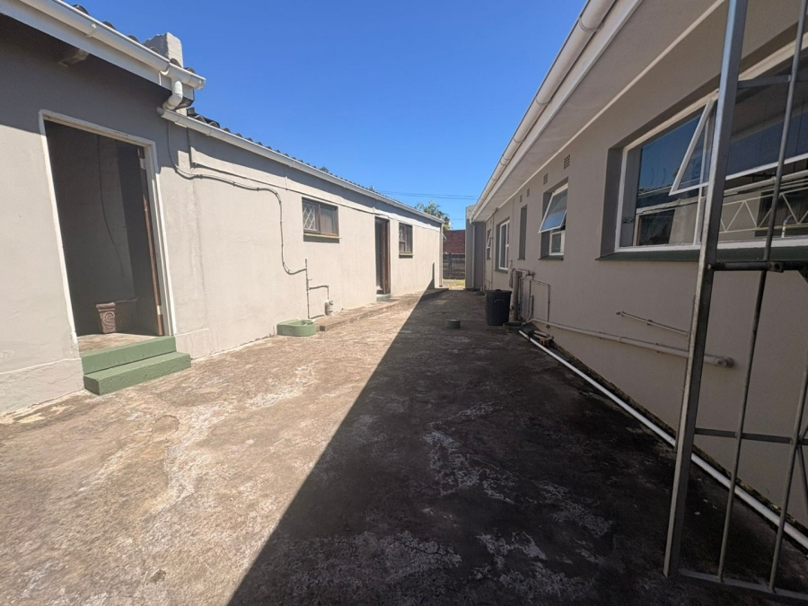 5 Bedroom Property for Sale in Dorchester Heights Eastern Cape